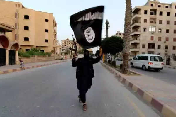 ISIS calls on supporters not to vote and to "slaughter" voters in the US elections